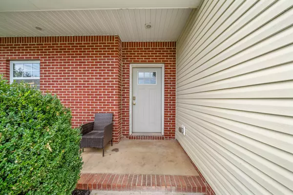 Oak Grove, KY 42262,213 Azalea Dr