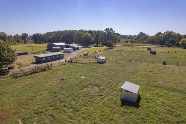 130 Cooper Anderson Rd, Jackson, TN 38305