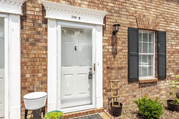 288 Donna Dr #B, Hendersonville, TN 37075