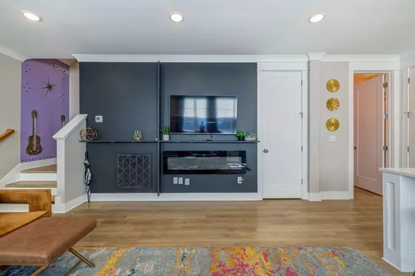 Nashville, TN 37207,105 Duke St #9