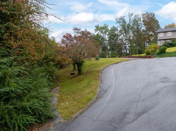 Chattanooga, TN 37421,2402 Haven Cove Lane