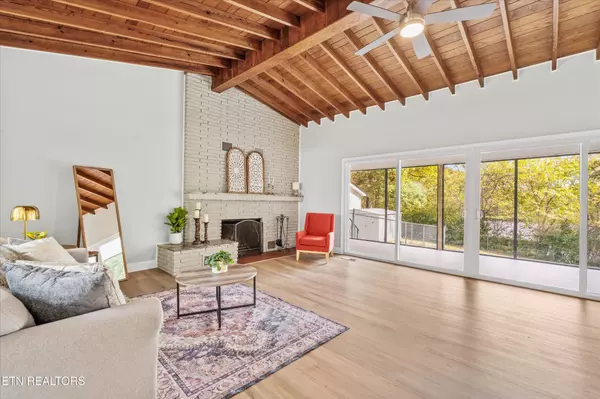 Maryville, TN 37803,2212 Ridgecrest Drive