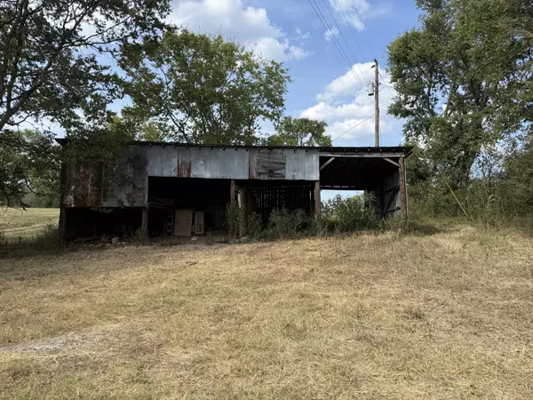 Hartsville, TN 37074,2 Old Highway 25