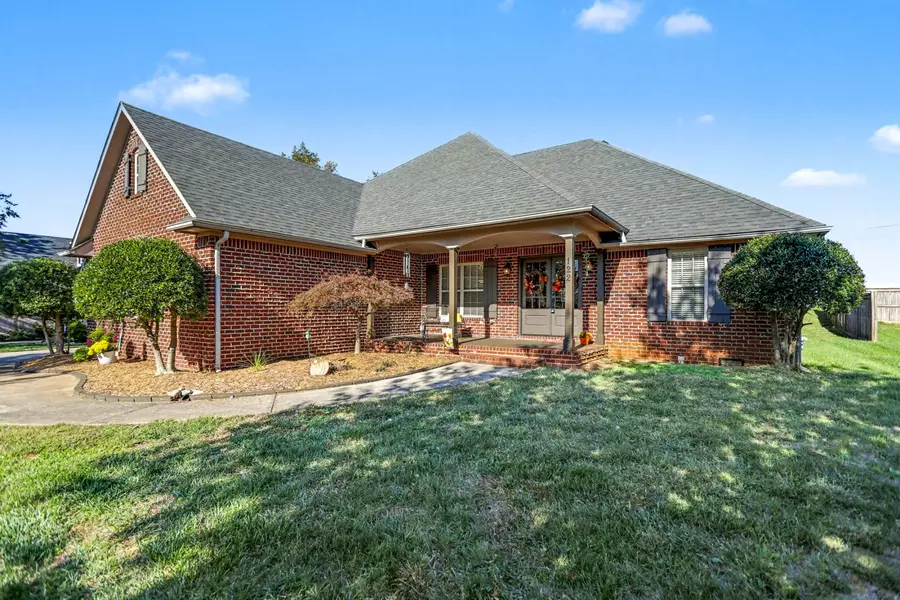 122 Cross Hall Loop, Bowling Green, KY 42104