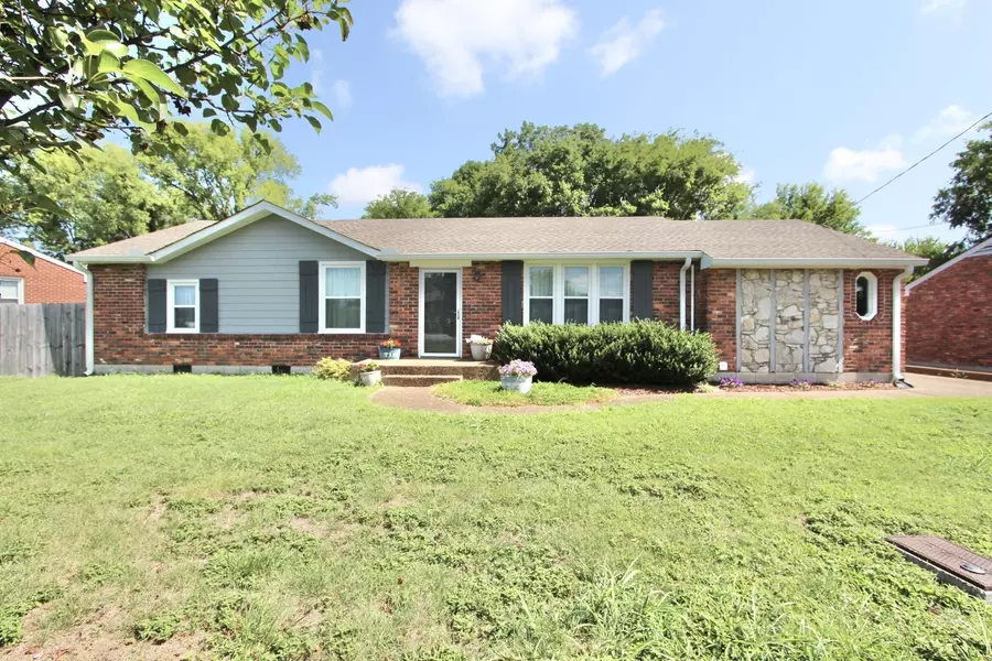 718 Harding Pl, Nashville, TN 37211