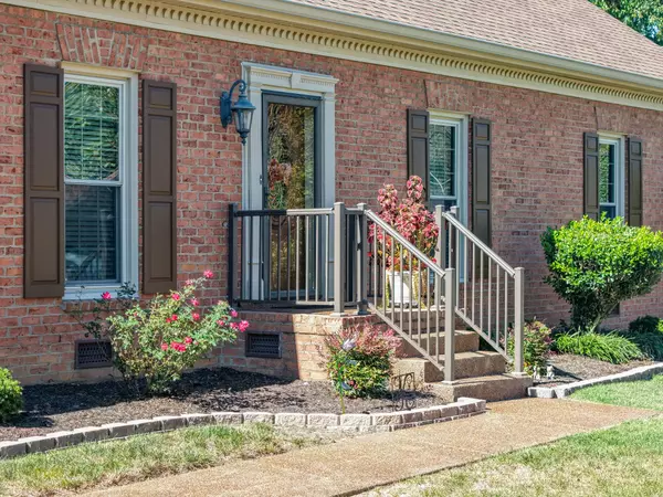 Hendersonville, TN 37075,102 Hickory Trl