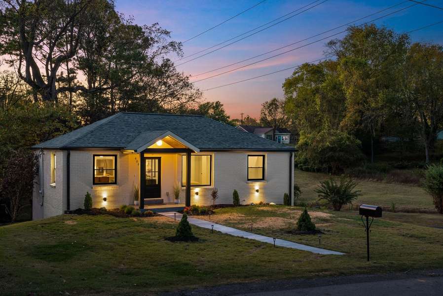 408 Springview Dr, Nashville, TN 37214
