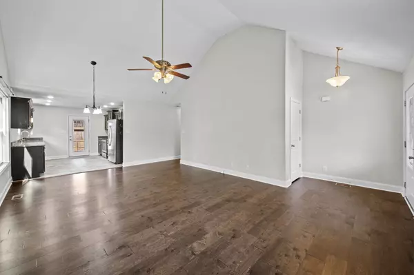 Oak Grove, KY 42262,250 Azalea Dr