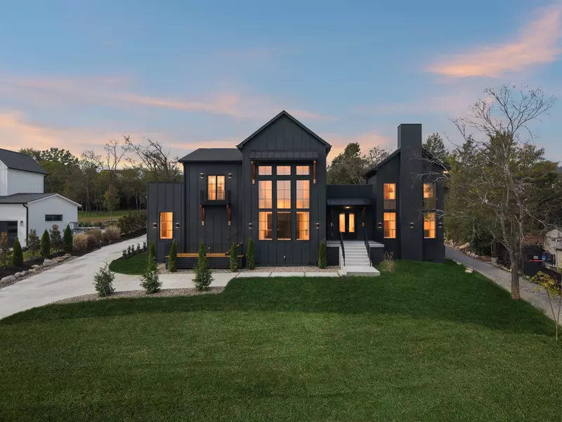 6162 N New Hope Rd, Hermitage, TN 37076