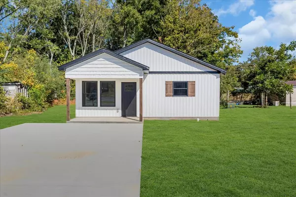 Tullahoma, TN 37388,406 N College St