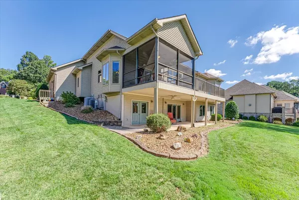 Loudon, TN 37774,108 Wewoka Way