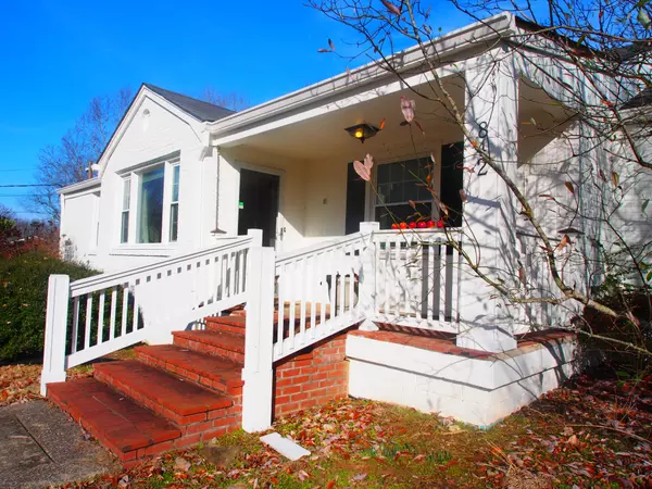 Nashville, TN 37205,842 Brook Hollow Rd