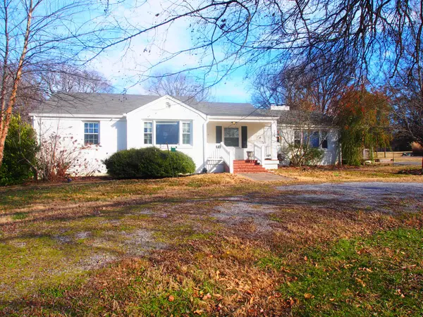 Nashville, TN 37205,842 Brook Hollow Rd