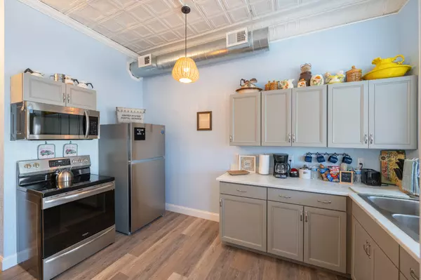 Decaturville, TN 38329,8 E Main St