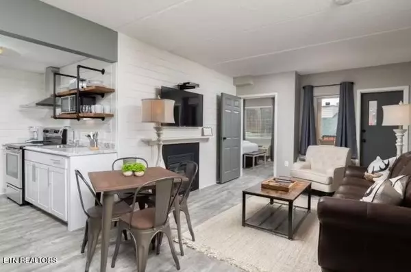 Gatlinburg, TN 37738,413 Baskins Creek Rd #307