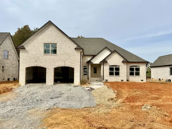 390 Young Ln, Pleasant View, TN 37146