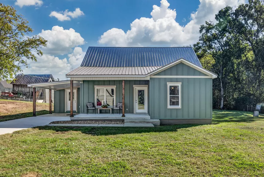 126 McAlister Rd, Fayetteville, TN 37334