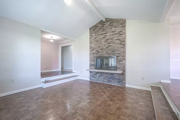 Brentwood, TN 37027,518 Wilson Pike