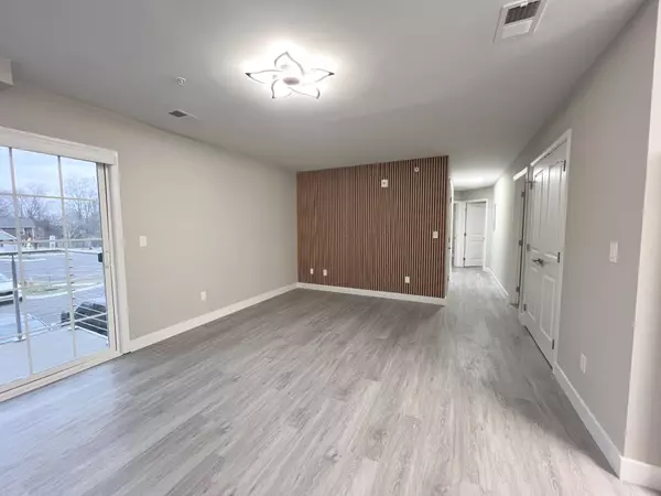 Clarksville, TN 37042,543 Peachers Mill Rd #212