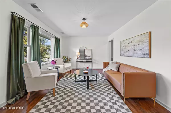 Knoxville, TN 37920,5911 Chalmers Drive