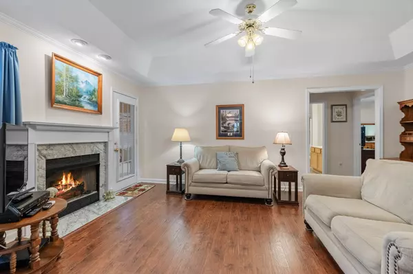 Murfreesboro, TN 37128,327 Forest Glen Circle