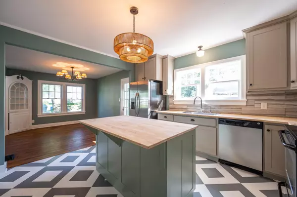 Chattanooga, TN 37411,222 N N Howell Avenue