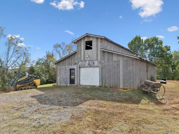 Ooltewah, TN 37363,8016 Mcdonald Cemetery Road