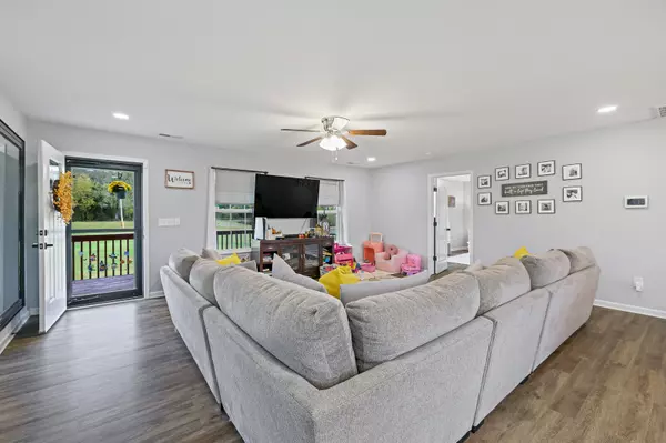 Alexandria, TN 37012,890 W Main St