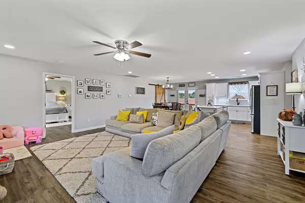 Alexandria, TN 37012,890 W Main St