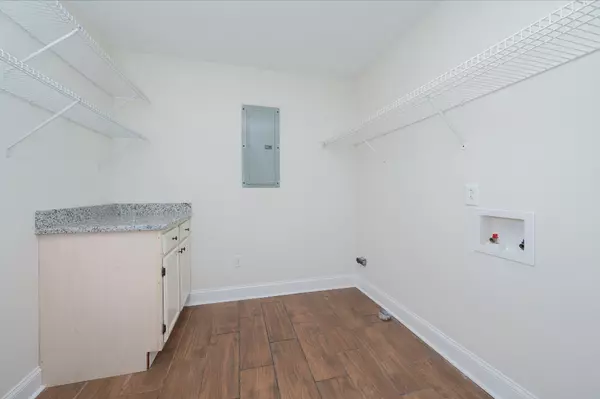 Chapmansboro, TN 37035,2789 Highway 12 #N