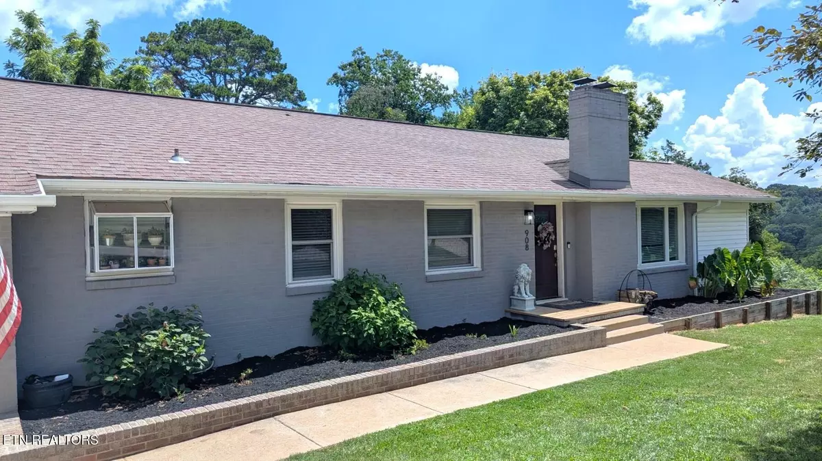 Knoxville, TN 37914,908 Wedgewood Rd