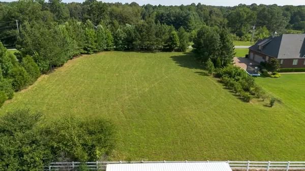 986 Hall Cemetery Road, Burns, TN 37029