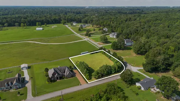 Burns, TN 37029,986 Hall Cemetery Road