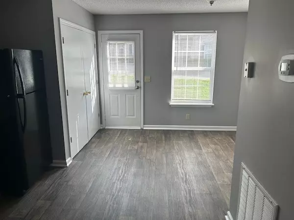 Clarksville, TN 37043,2325 Raleigh Ct #3