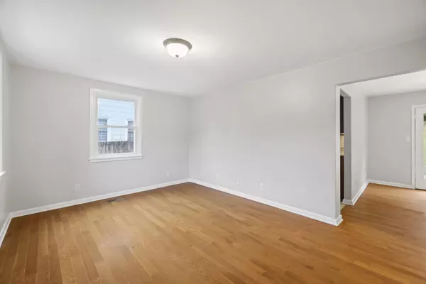 Nashville, TN 37209,5637 Meadowcrest Ln