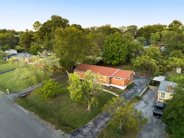 Hermitage, TN 37076,217 Bonnaridge Dr