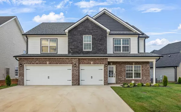 371 Kingland Ln, Clarksville, TN 37043