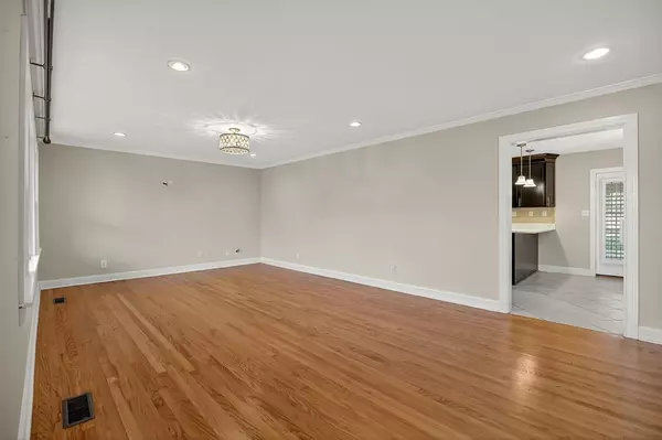 Cookeville, TN 38501,577 E 4th St