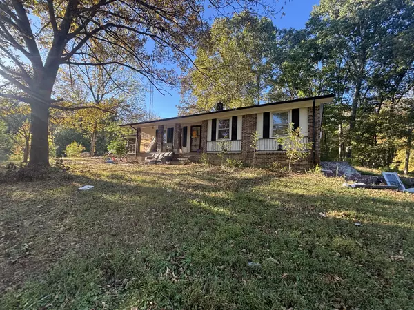 3356 Eva Rd, Camden, TN 38320