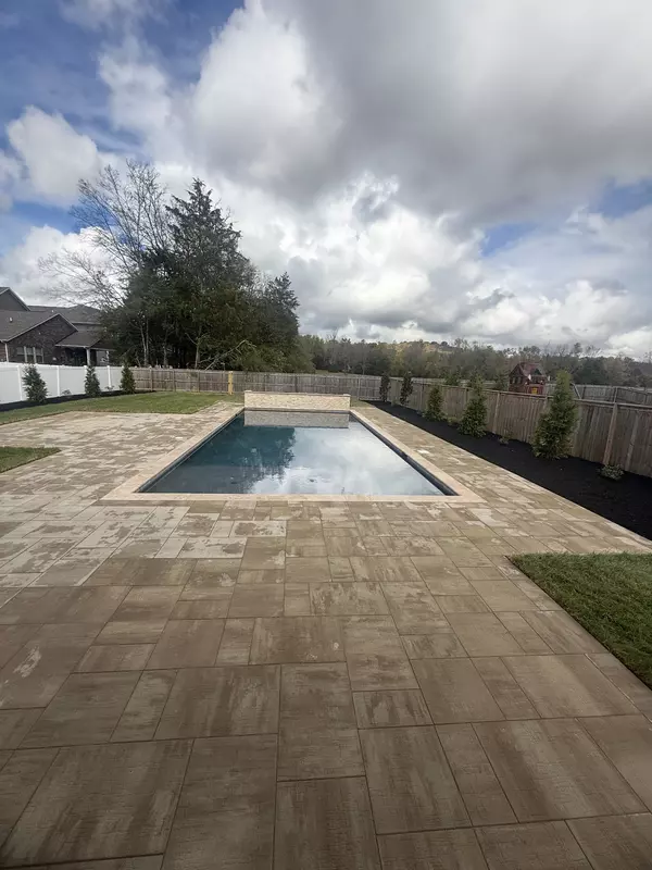 Hendersonville, TN 37075,683 Nottingham Ave