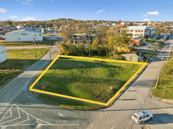 Columbia, TN 38401,1124 Woodland St