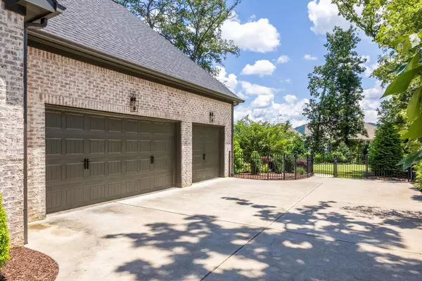 Ooltewah, TN 37363,7346 Good Earth Circle