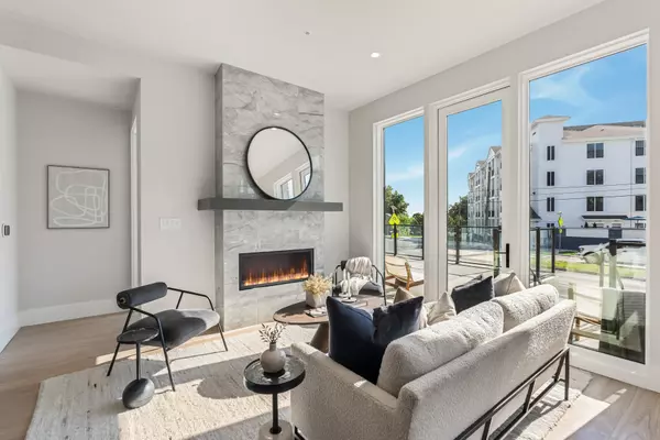 Nashville, TN 37203,321 31st Ave #N #113