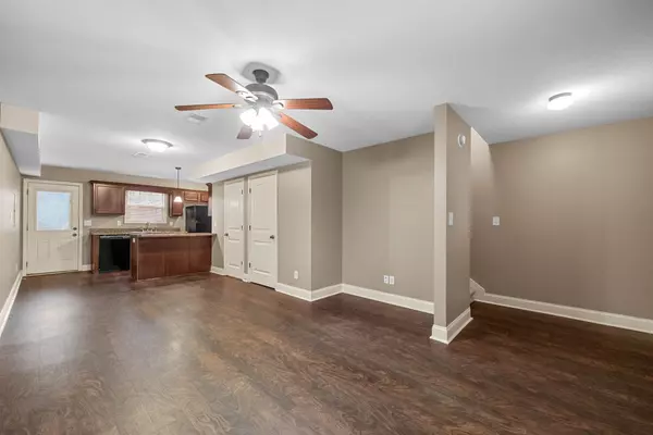 Clarksville, TN 37040,1770 Spring Water Drive #C