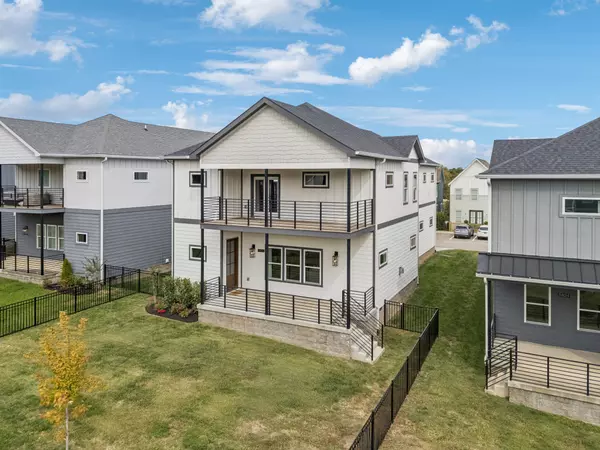 Nashville, TN 37209,5826 Robertson Ave