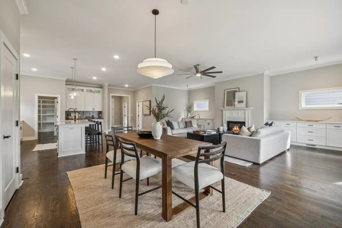 Nashville, TN 37209,5826 Robertson Ave