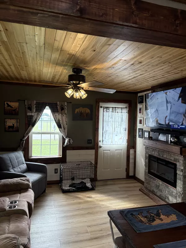 Lafayette, TN 37083,414 Meador Dr