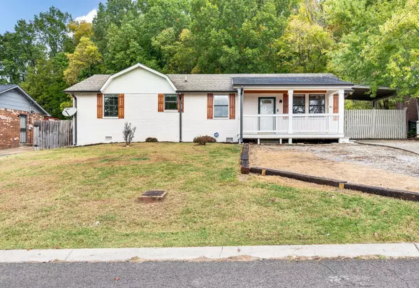 638 Putnam Dr, Nashville, TN 37218