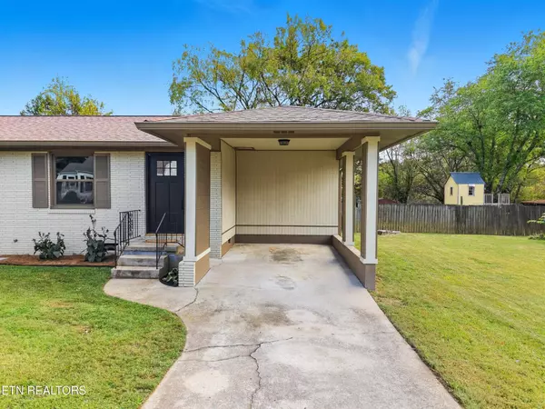 Knoxville, TN 37917,3002 Avondale Ave