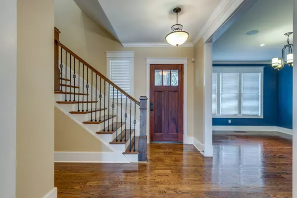 Nashville, TN 37209,210 38th Ave #N